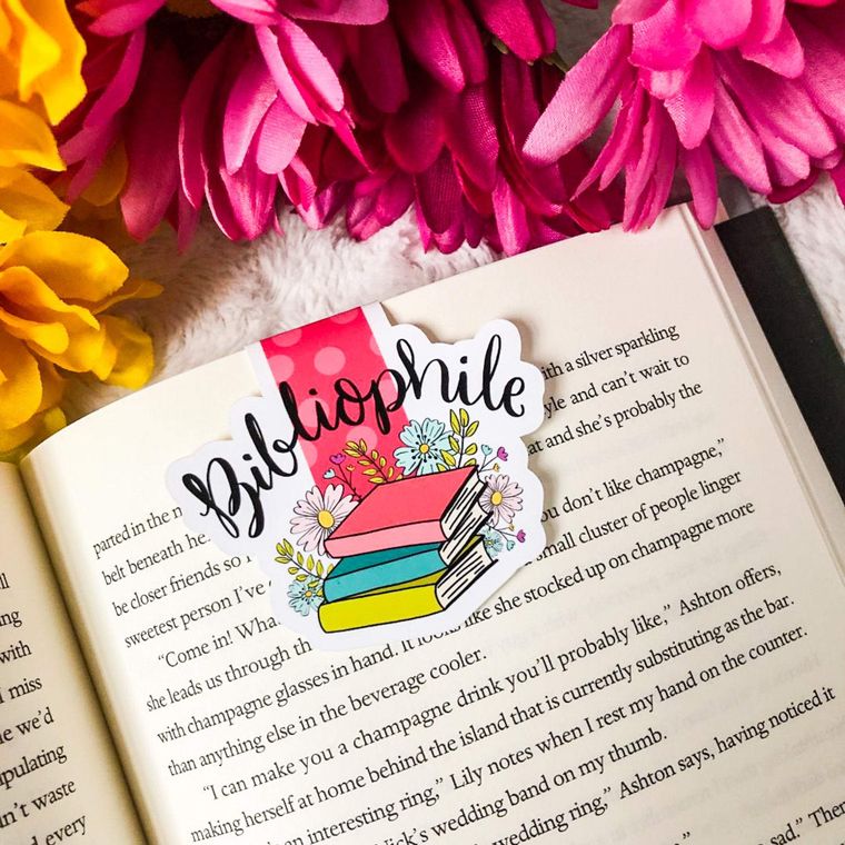 Bibliophile Floral Magnetic Bookmark